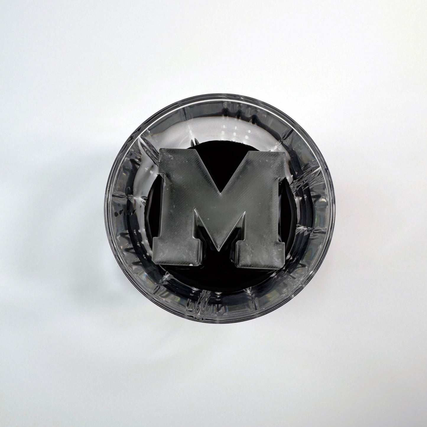 Moldes de hielo con forma de letras (fuente de bloque)