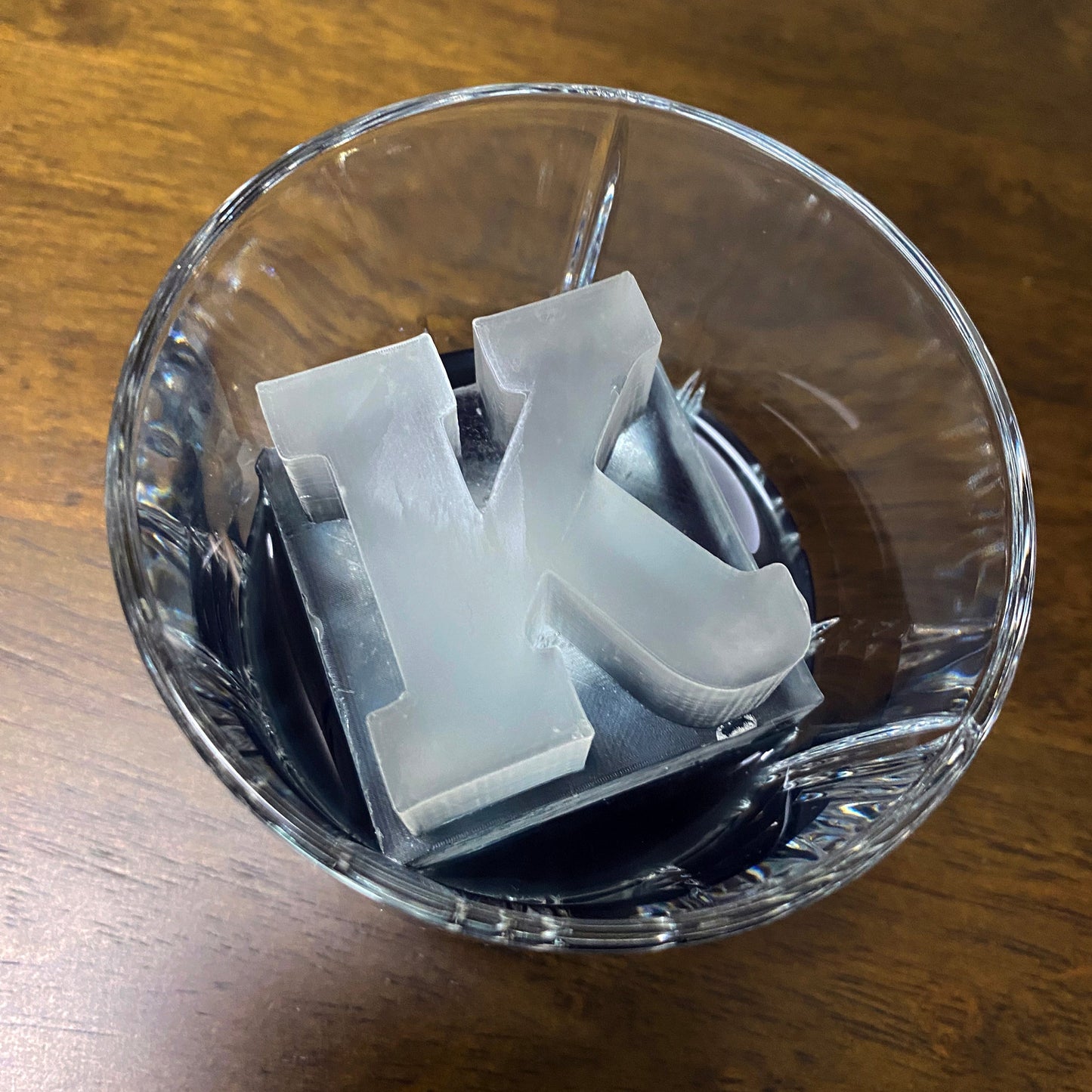 Fuente serif en negrita para moldes de hielo personalizados