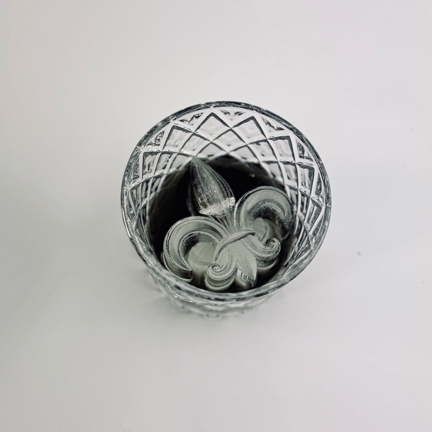 Molde para hielo con forma de flor de lis