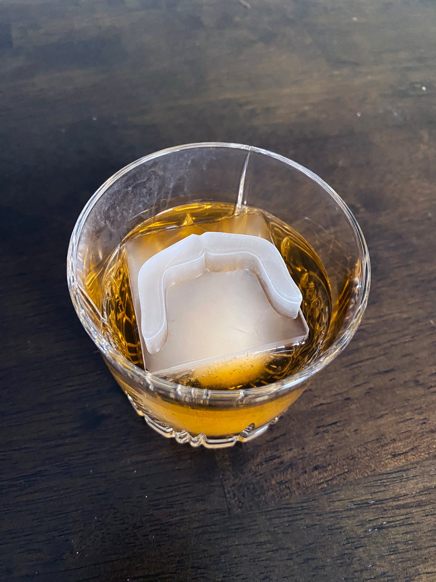 Molde para hielo con bigote de Fu Manchu