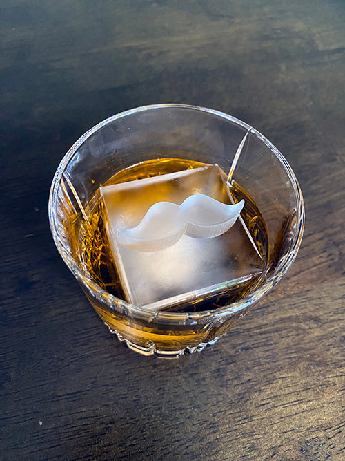 Molde para hielo con bigote de hombre de Monopoly