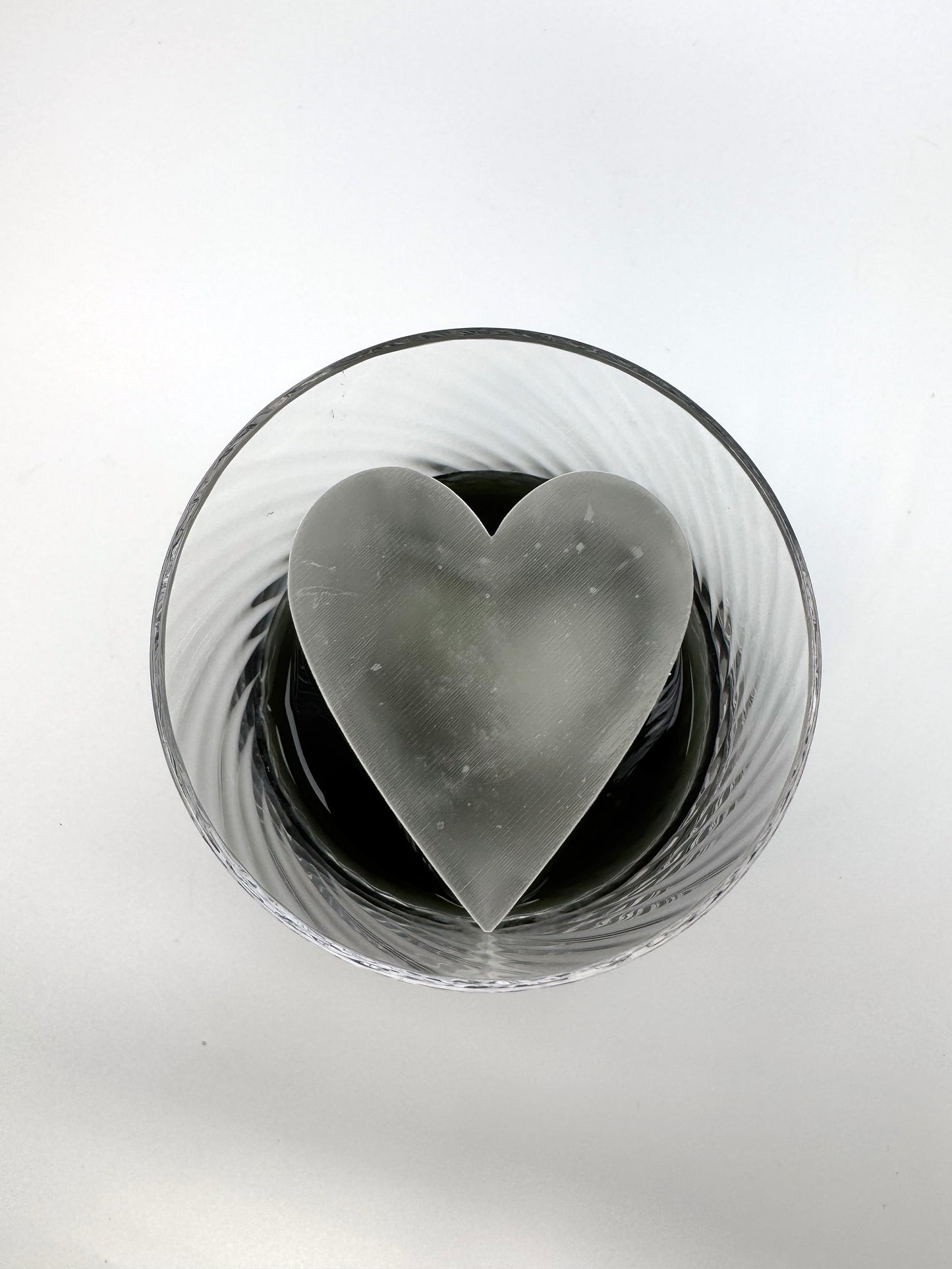 Poker Suits Silicone Ice Tray – Oversized Hearts, Spades, Clubs & Diamonds Ice Mold