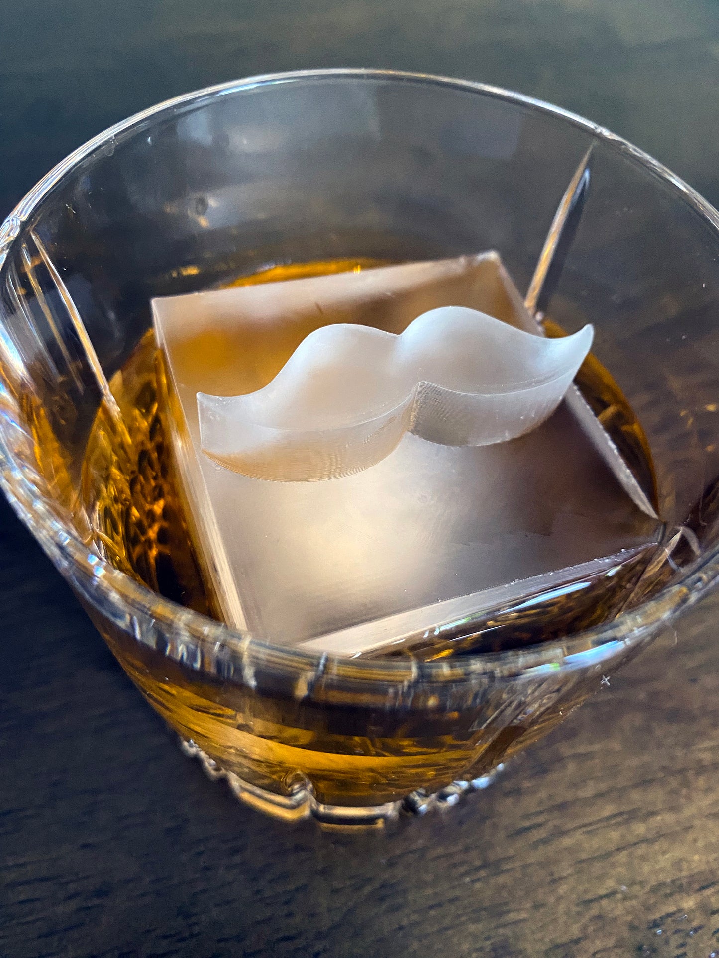 Molde para hielo con bigote de hombre de Monopoly