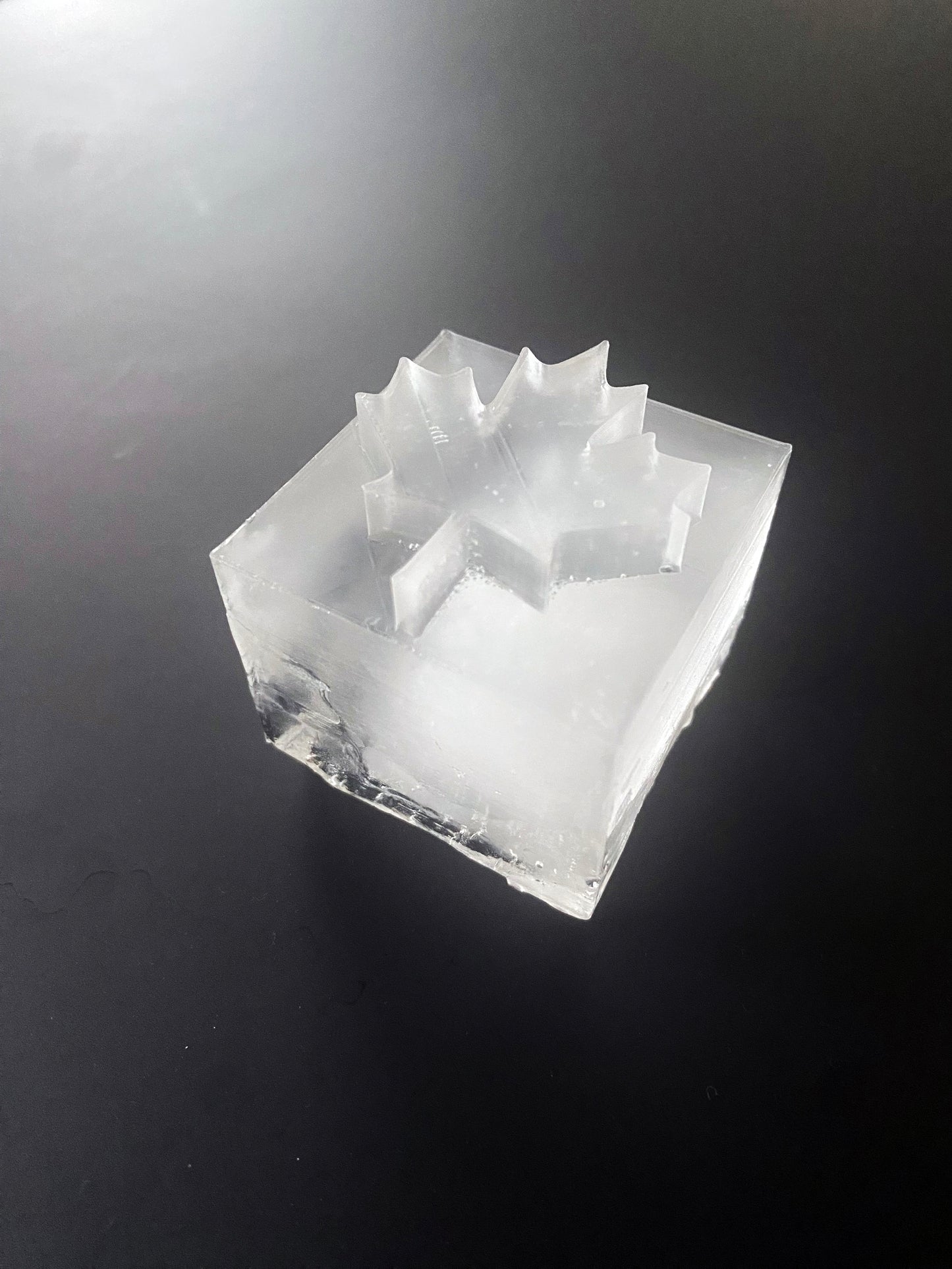 Molde para hielo con forma de hoja de arce