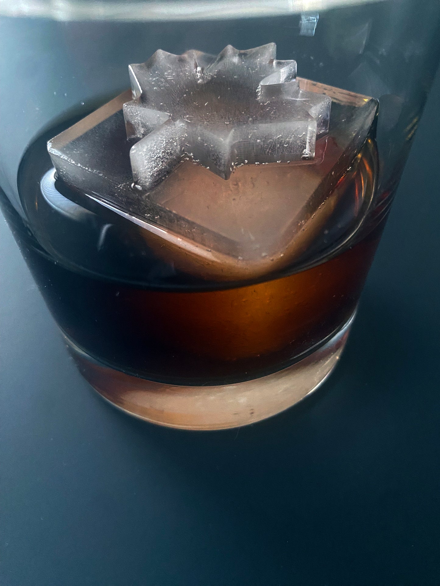 Molde para hielo con forma de hoja de arce