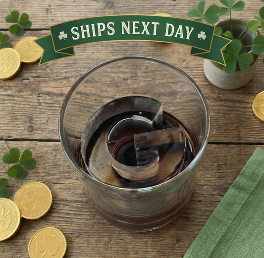 Moldes de hielo con forma de letras (fuente de bloque)