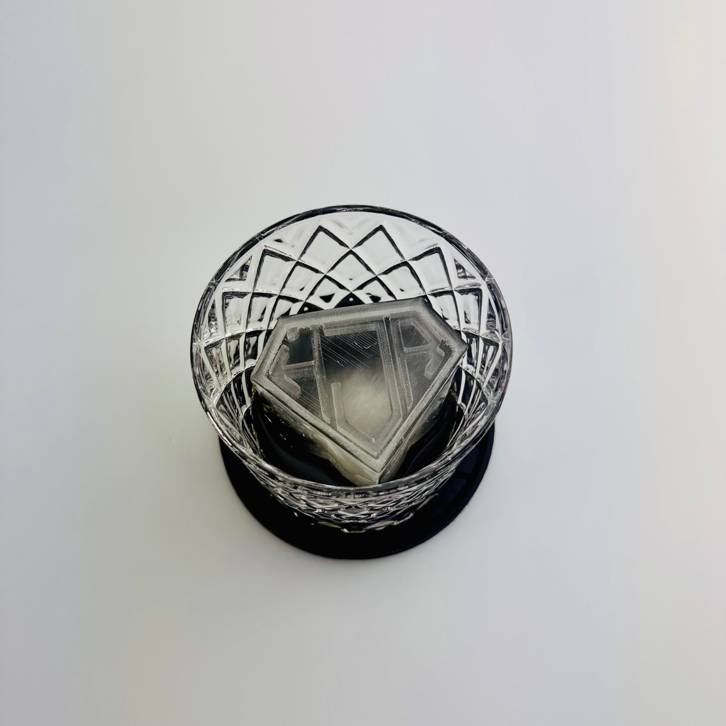 Diamond Monogram Ice Mold – Custom Crystal-Cut Cocktail Cubes