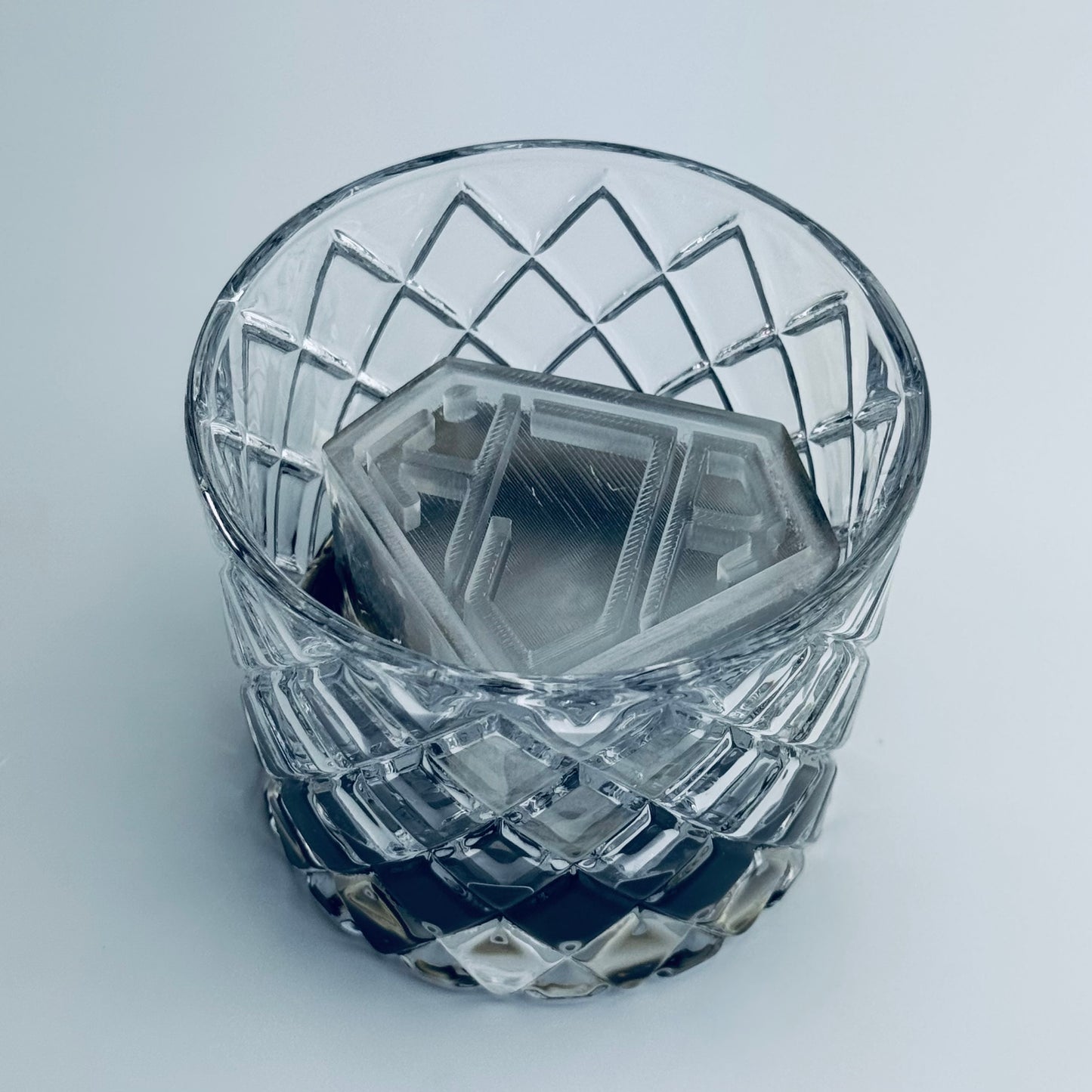 Diamond Monogram Ice Mold – Custom Crystal-Cut Cocktail Cubes