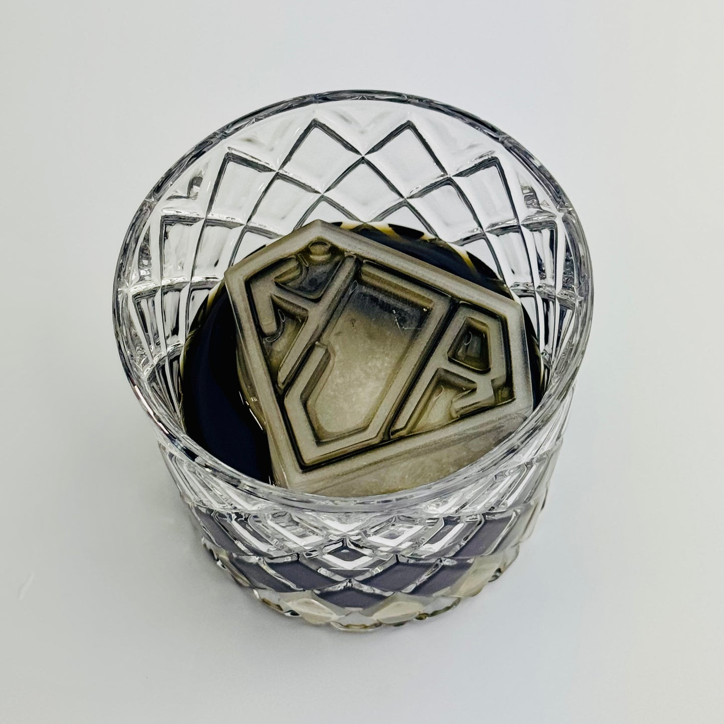 Diamond Monogram Ice Mold – Custom Crystal-Cut Cocktail Cubes