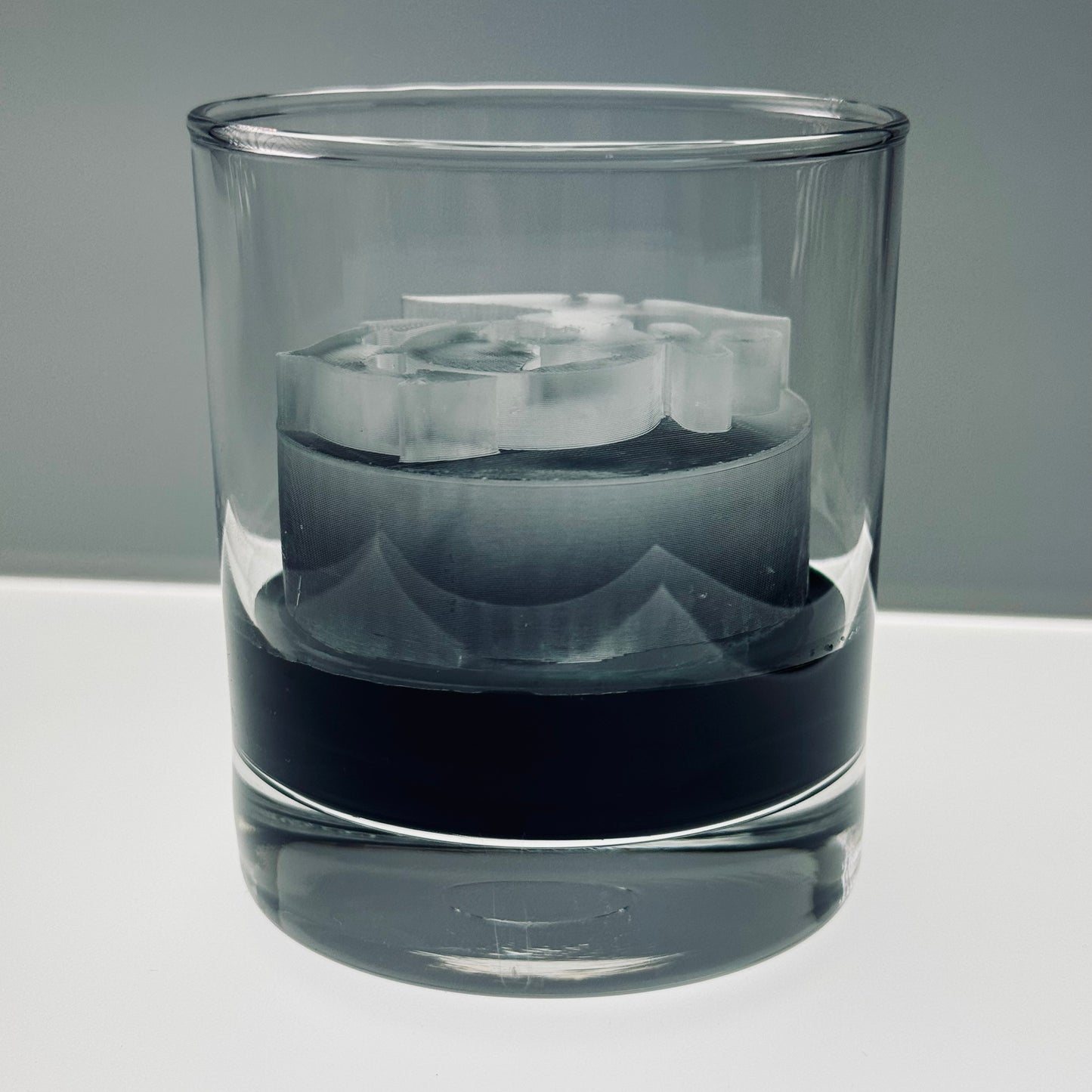 Cilindro de hielo con emblema del Cuerpo de Marines de los EE. UU.