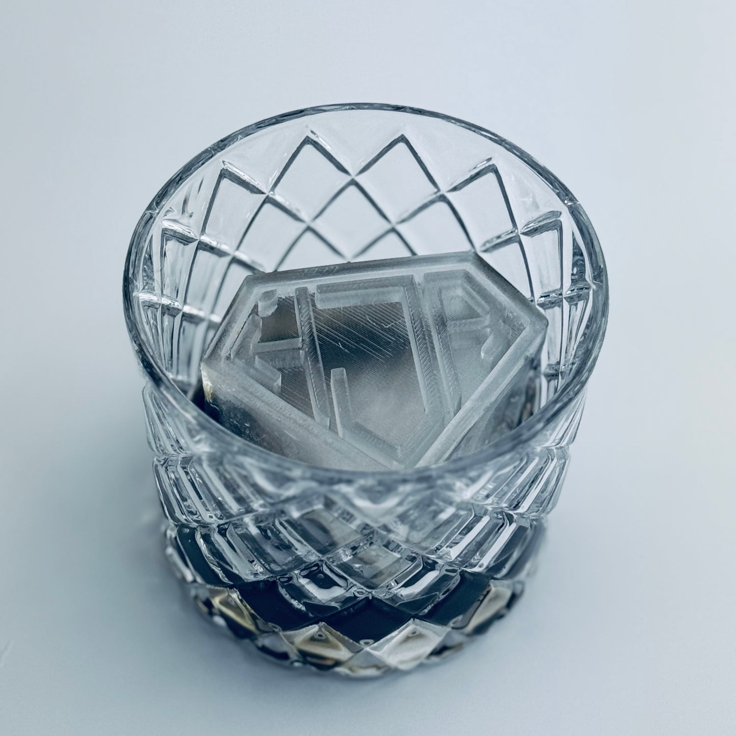 Diamond Monogram Ice Mold – Custom Crystal-Cut Cocktail Cubes