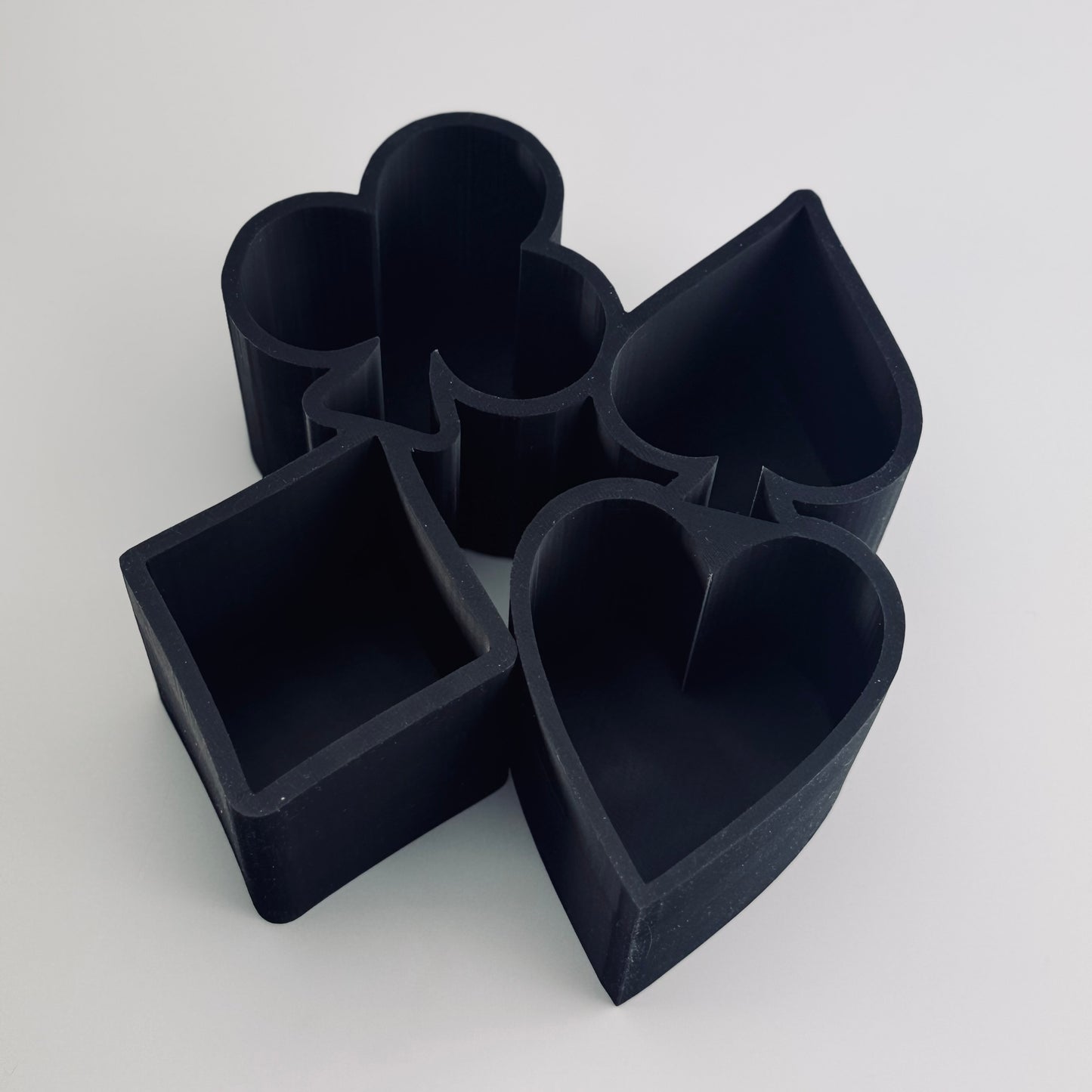 Poker Suits Silicone Ice Tray – Oversized Hearts, Spades, Clubs & Diamonds Ice Mold
