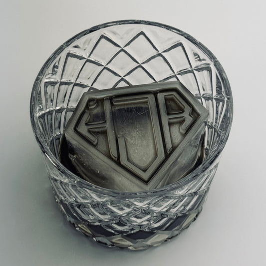 Diamond Monogram Ice Mold – Custom Crystal-Cut Cocktail Cubes
