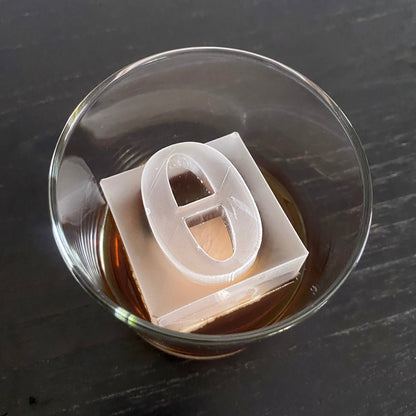 Molde de hielo personalizado con letras griegas